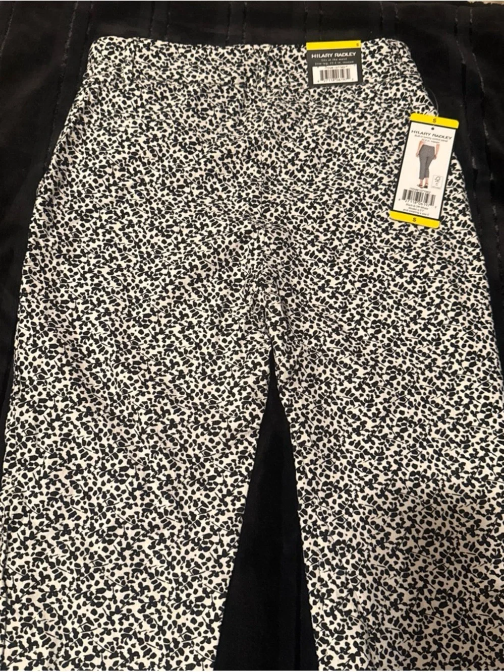 Women Black & White Printed Stretch Pants